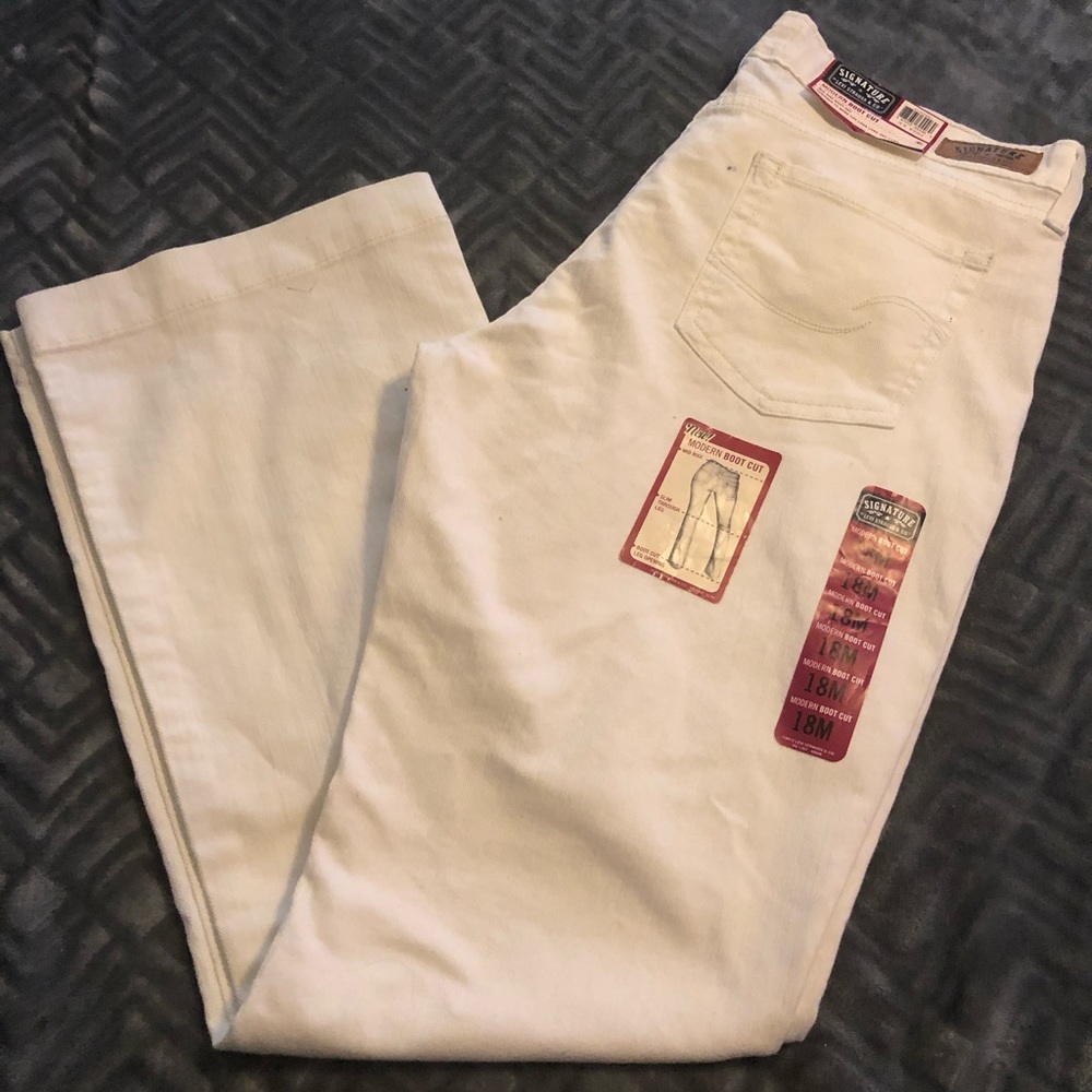 New Levi Strauss Midrise Boot Cut Jeans Size 18M